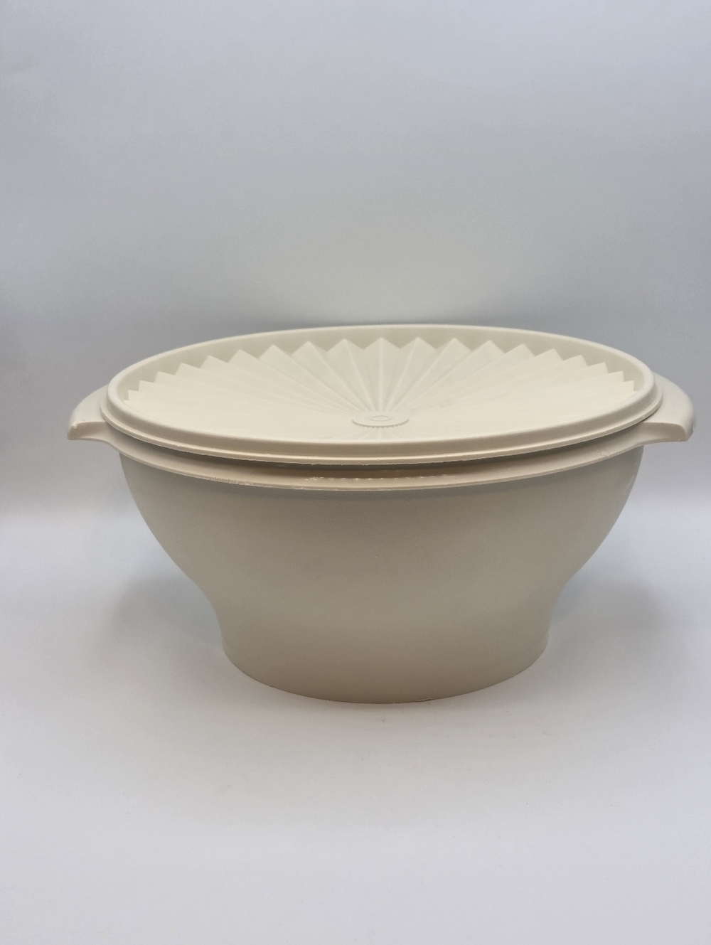 Vintage Tupperware 10" Servalier Bowl